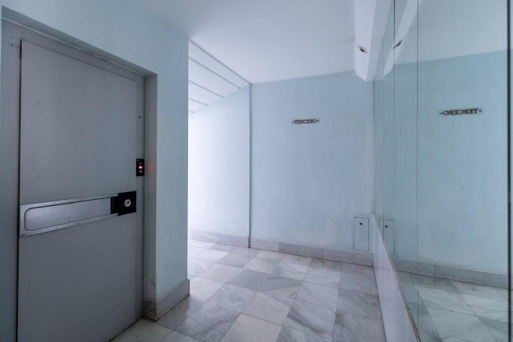 Apartamentos Rg, San Vicente 22 Seville Exterior photo